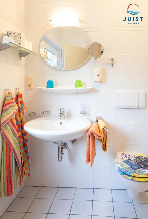 Haus Petra 132 - Ferienwohnung 2 Juist Bagian luar foto